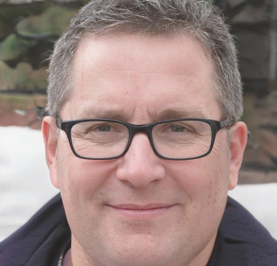 Portrait de Théophile Bourgeois, expert en analyse financière